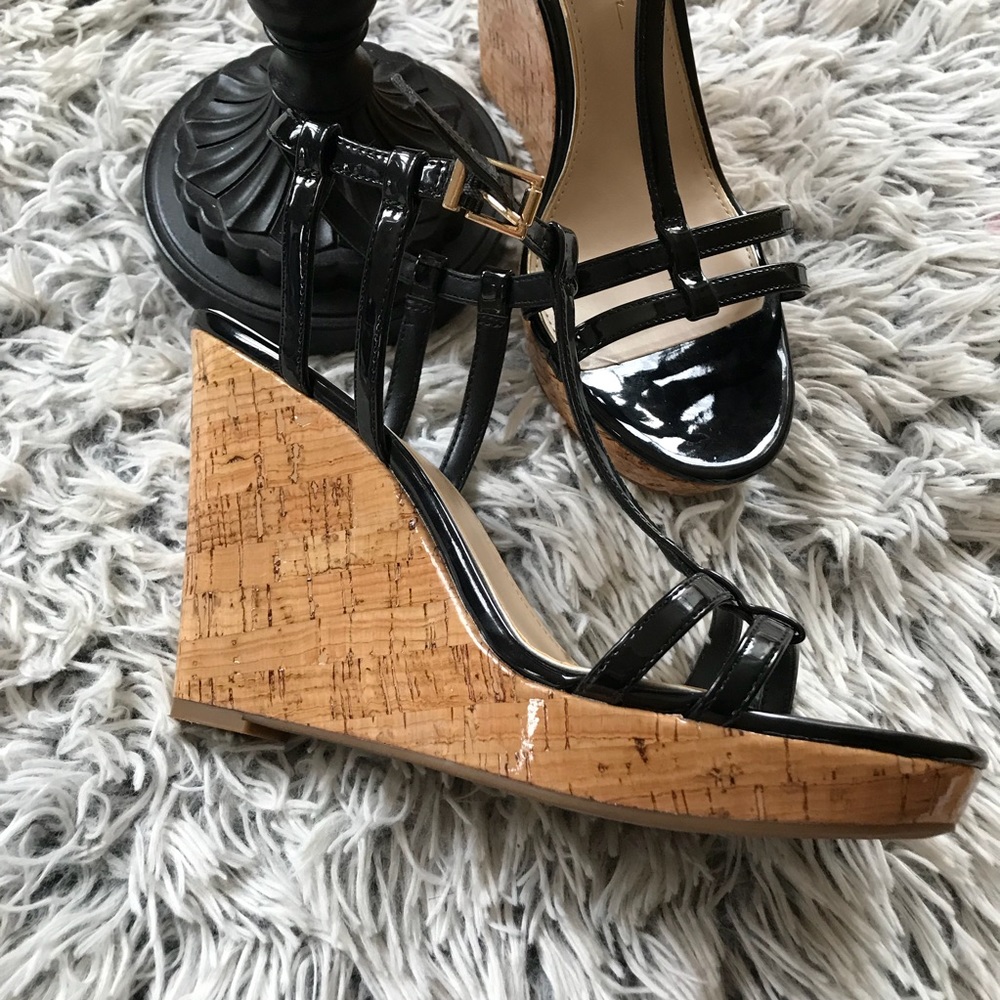 Jessica Simpson JARDINA Blk patent cork wedge heel